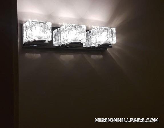 Building Photo - 1440 Tremont St