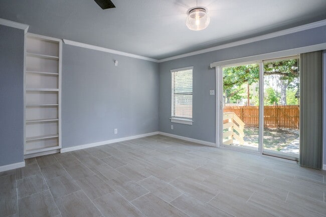 Building Photo - BEAUTIFULLY-RENOVATED JEFFERSON HEIGHTS HOME