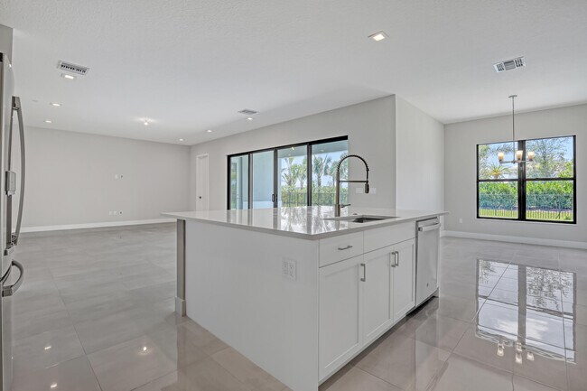 Building Photo - 13025 Feathering Wy