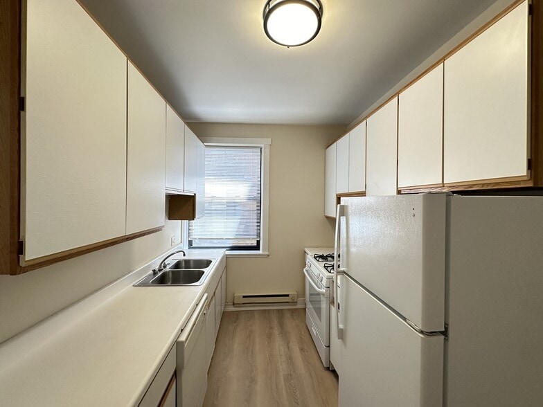 Building Photo - 1316 Oak Ave