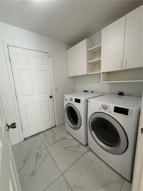 Building Photo - 4688 Heather Terrace