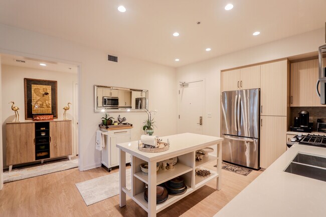 Building Photo - 7154 Miramonte