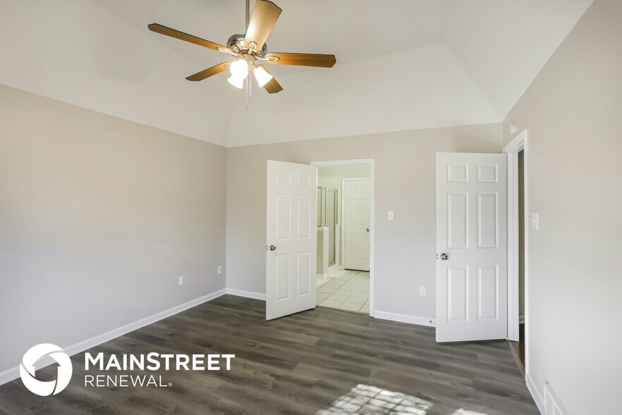 Building Photo - 9950 Southbend Ln