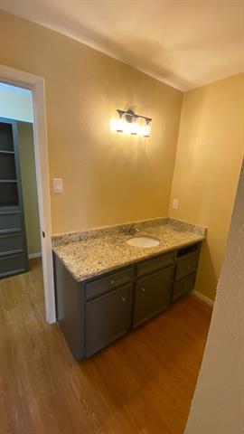 Building Photo - 524 Towne House Ln