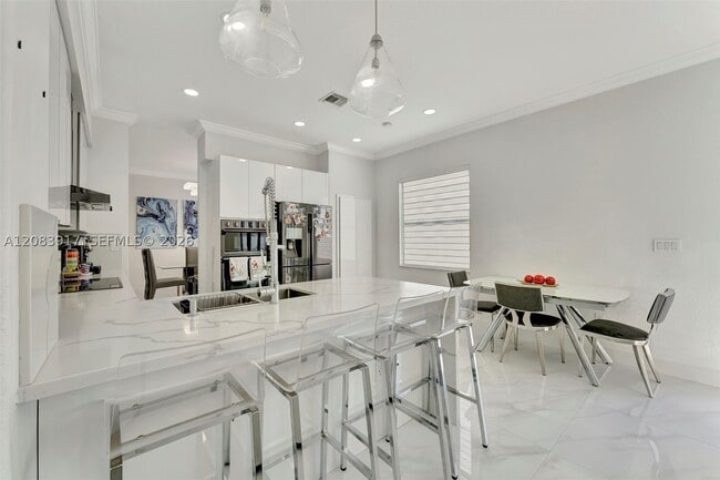 Building Photo - 2102 SW 176th Ave