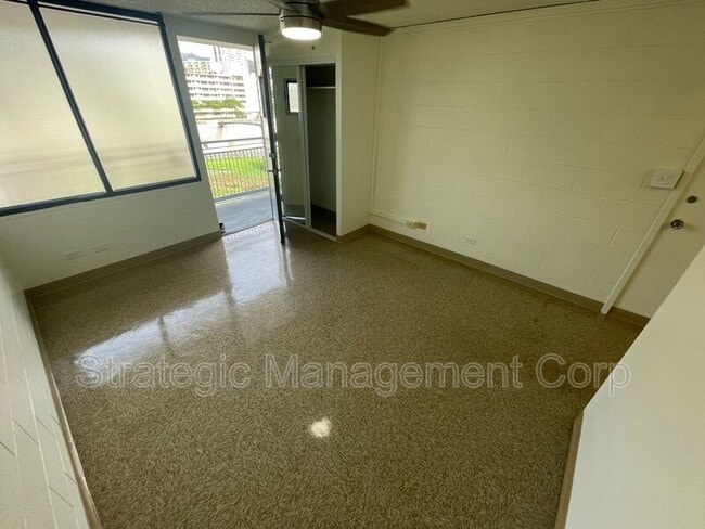 Building Photo - 1301 Lusitana St