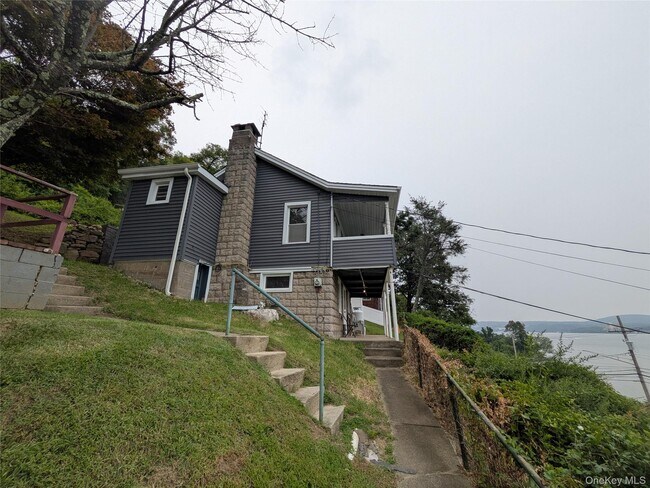 Primary Photo - 805 N Liberty Dr