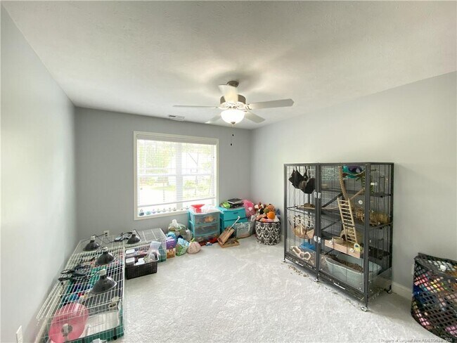 Building Photo - 351 Maplewood Dr