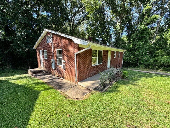 Building Photo - Close to uptown Shelby, NC (Still to compl...