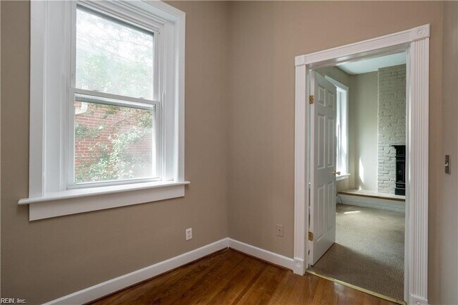 Building Photo - 409 Botetourt St