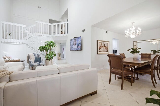 Building Photo - 7798 La Mirada Dr