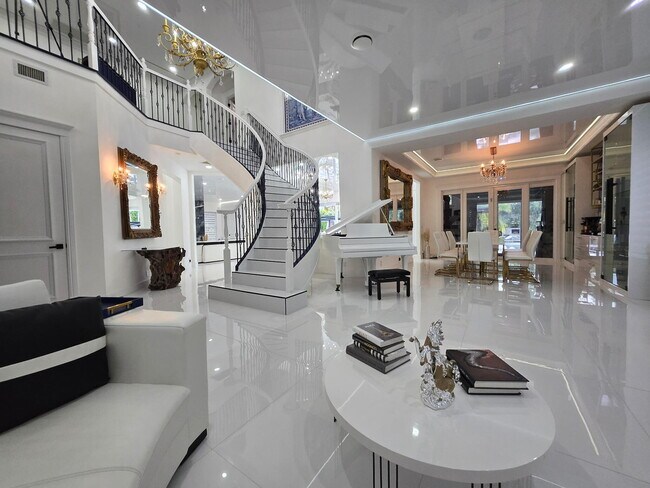 Building Photo - 377 Squire Dr