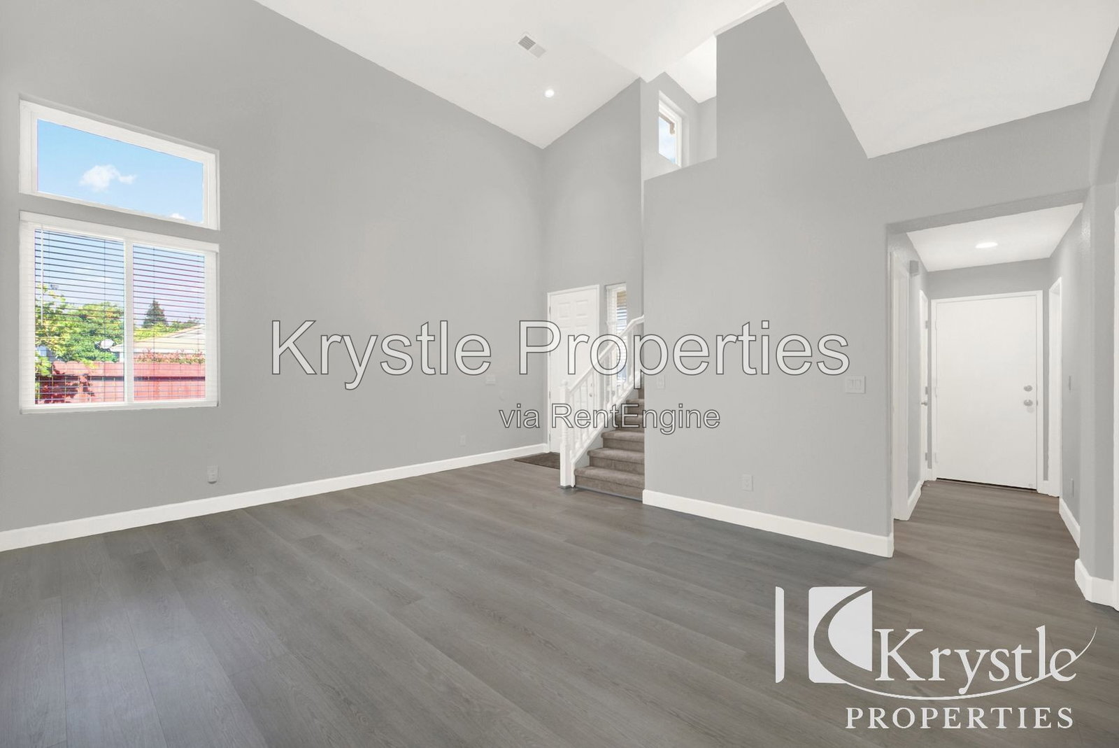 Building Photo - 824 Cedarcrest Dr