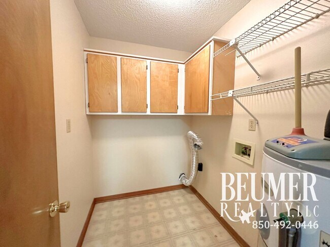 Building Photo - Adorable 3bd/2ba Home in SW Pensacola for ...