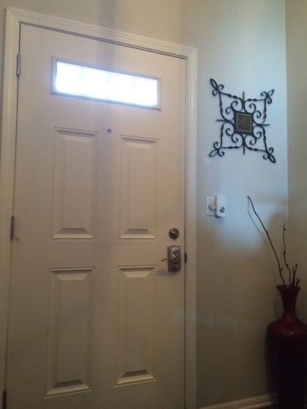 Keyless entry to front door - 553 W Park Ave