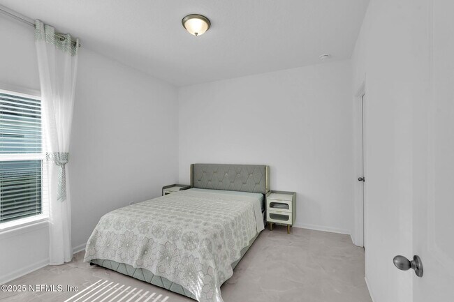 Building Photo - 147 Holly Forest Dr
