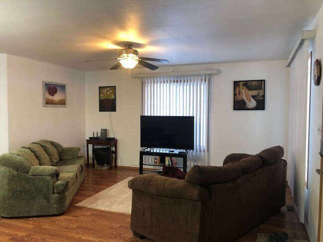 Building Photo - 711 B St