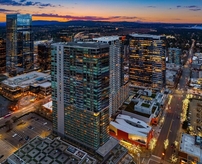 Building Photo - 3Bd/2.5Ba One Lincoln Tower Penthouse