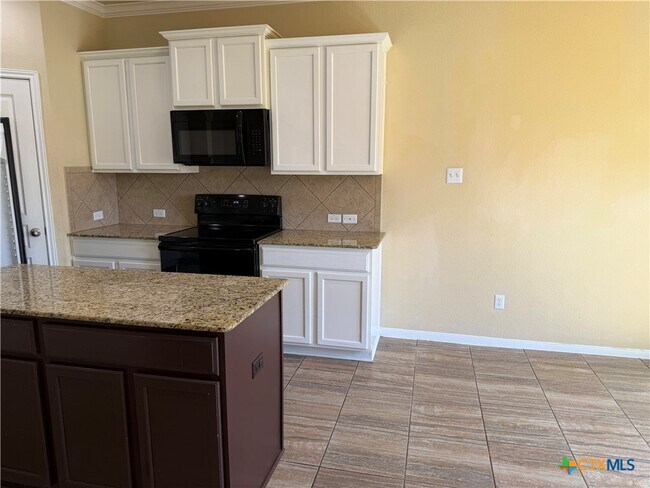 Building Photo - 409 Cross Dr.