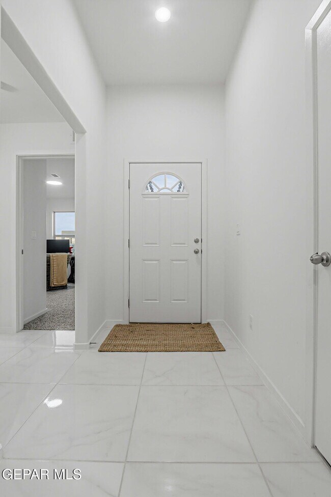 Building Photo - 13808 Paseo Sereno Dr