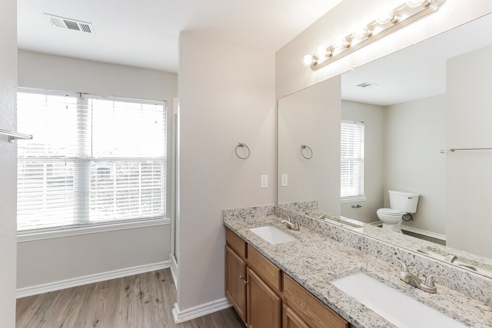 Building Photo - 2133 Pecan Creek Dr