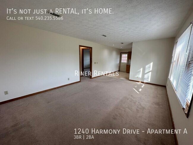 Building Photo - 1240 Harmony Dr