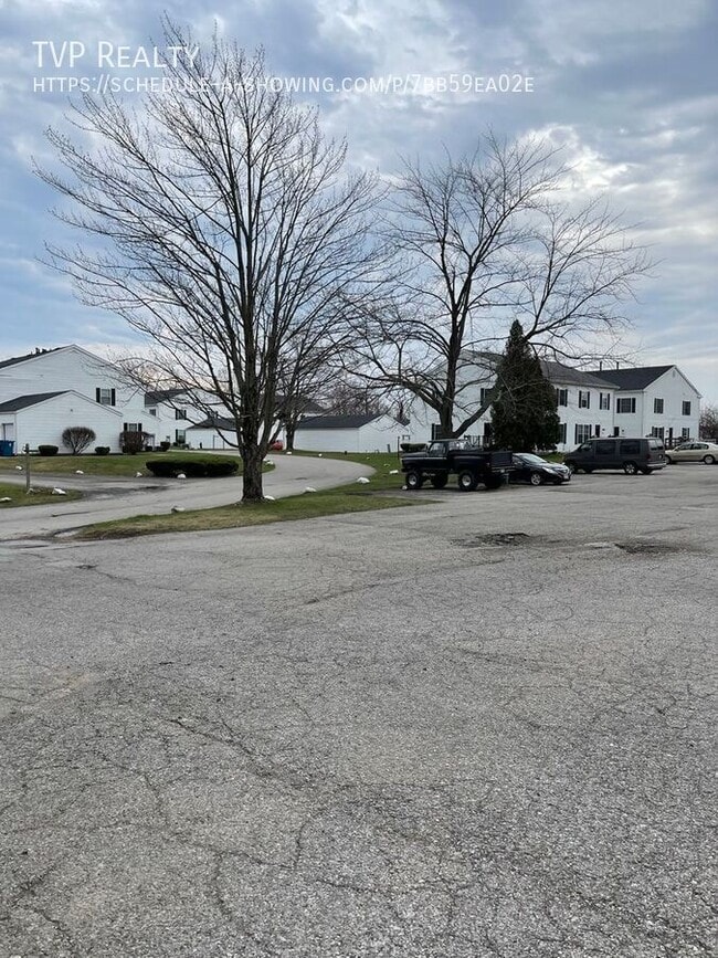 Primary Photo - 49 Yorktown Ln