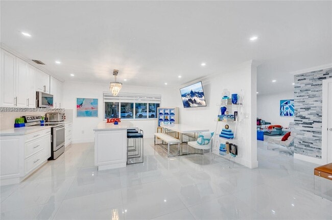 Building Photo - 8501 SW 142nd St