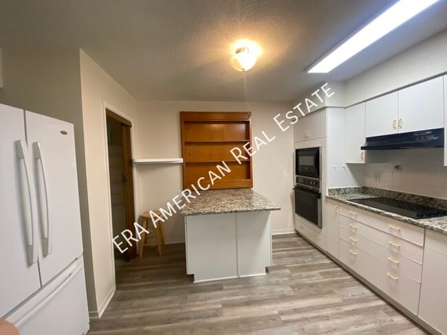 Building Photo - 925 Holbrook Cir