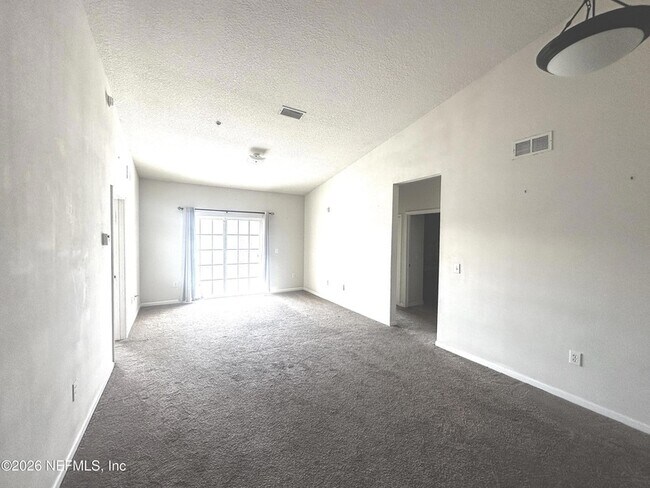 Building Photo - 8201 Green Parrot Rd