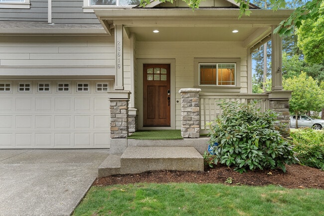 Building Photo - 28616 Greenway Dr