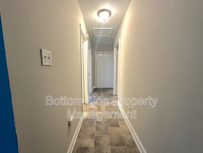 Building Photo - 1713 Longleaf Dr