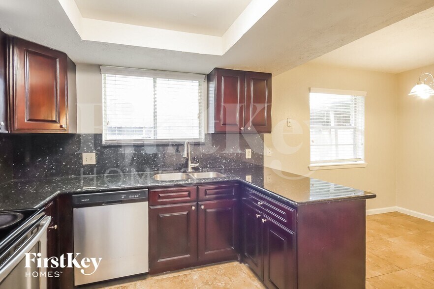 Building Photo - 10411 Cedar Towne Ln