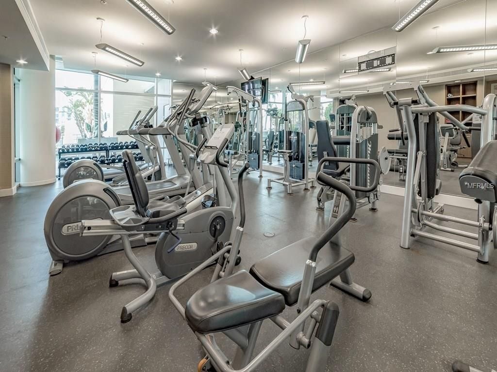 Building Photo - 400 4th Ave S