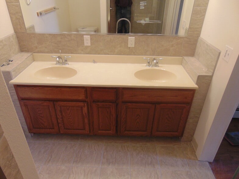 Building Photo - 623 Zuni St