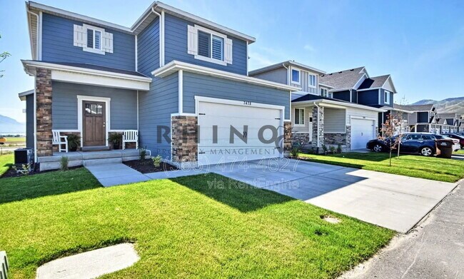 Building Photo - 7478 N Hutch Ln