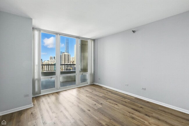 Building Photo - 345 N LaSalle St