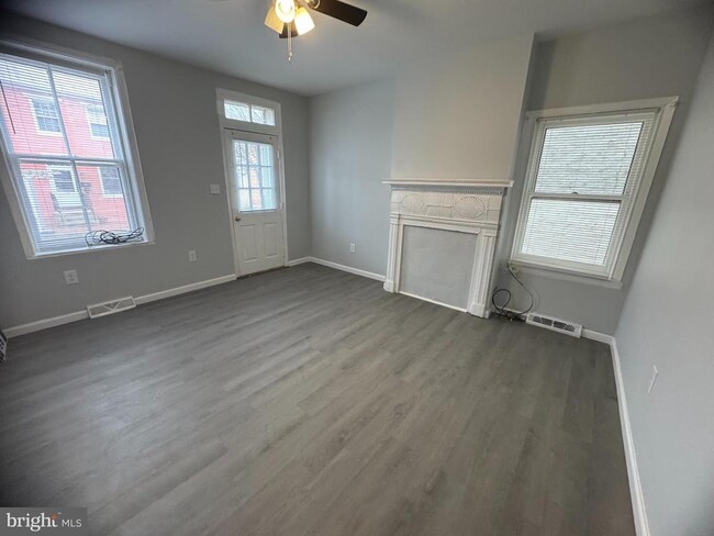 Building Photo - 122 W All Saints St