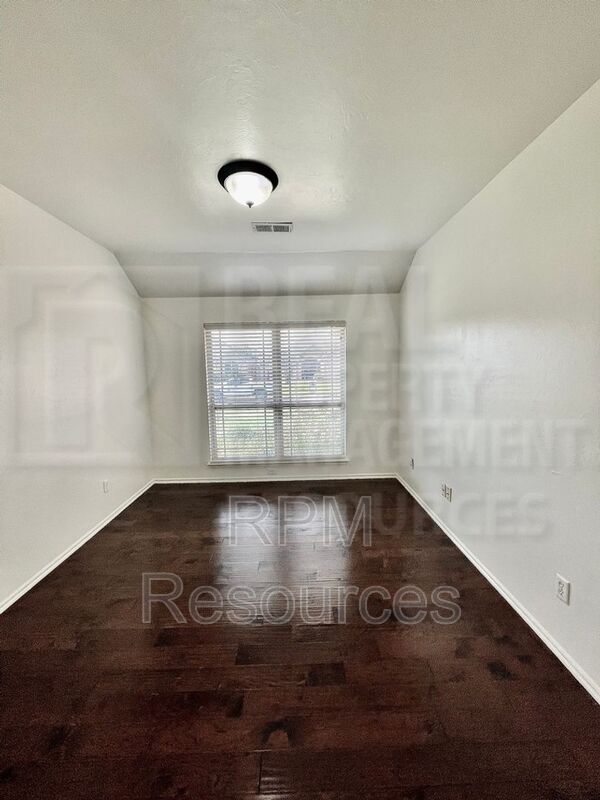 Building Photo - 10913 SW 30th St