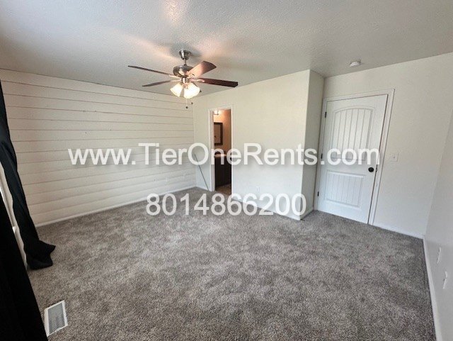 Building Photo - This property offers a NO DEPOSIT option available for qualified renters!