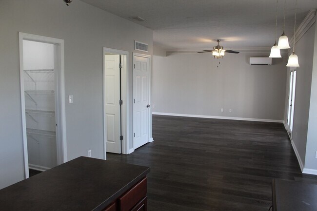 Building Photo - Now Available! Spacious 3 BR in Avon Schools