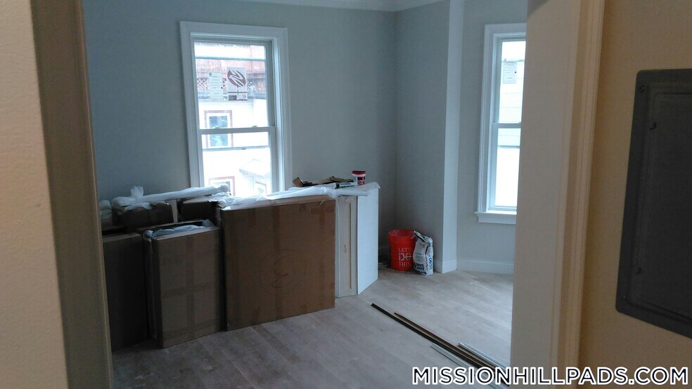 Building Photo - 19 Perrin St