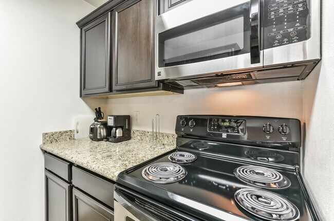 Building Photo - 1100 Augusta Dr