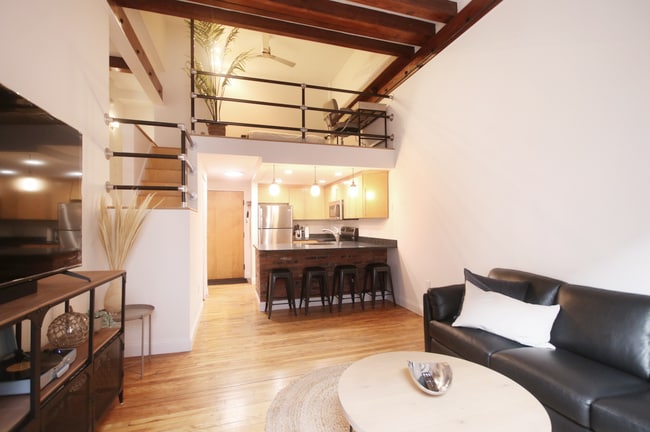 Building Photo - 99 Silver St