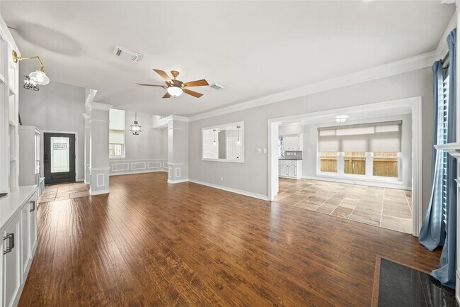 Building Photo - 2654 Milburn Dr