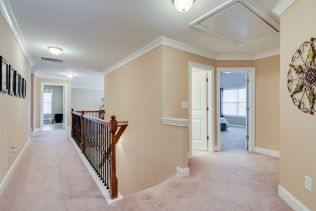 Building Photo - 4717 Southwind Rd