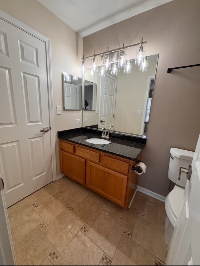 Building Photo - 2712 Woodmere Dr