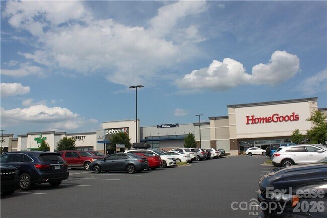 Building Photo - 6017 Sweetbay Ln