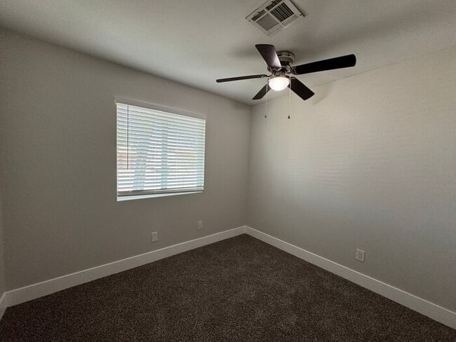 Building Photo - Apply Here: https://realty480pm.appfolio.c...