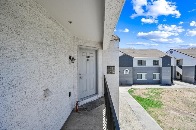 Building Photo - 3065 N 67th Ave